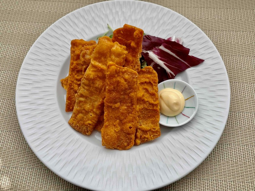 餃子の皮フライ（ラー油餃子味）