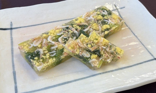 桜海老と菜花黄身香煎流し