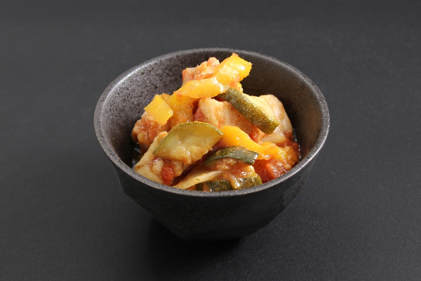 鶏肉と彩り野菜のトマト煮500g